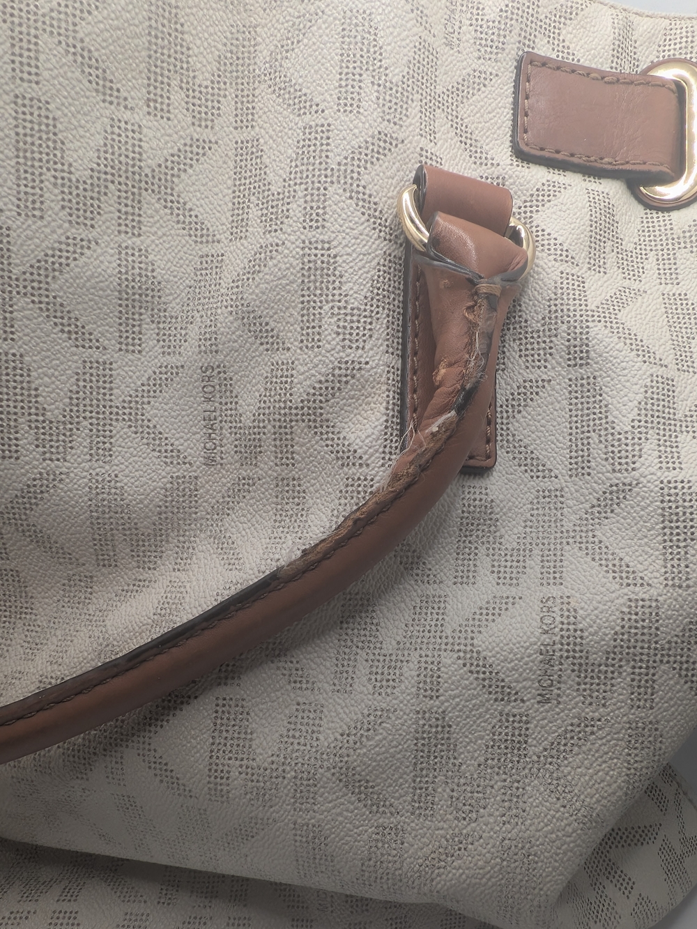 Michael Kors Beige and Brown Large Signature Tote with Matching Wristlet - Picture 5 of 9